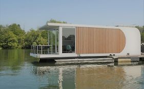 Houseboat Martinique